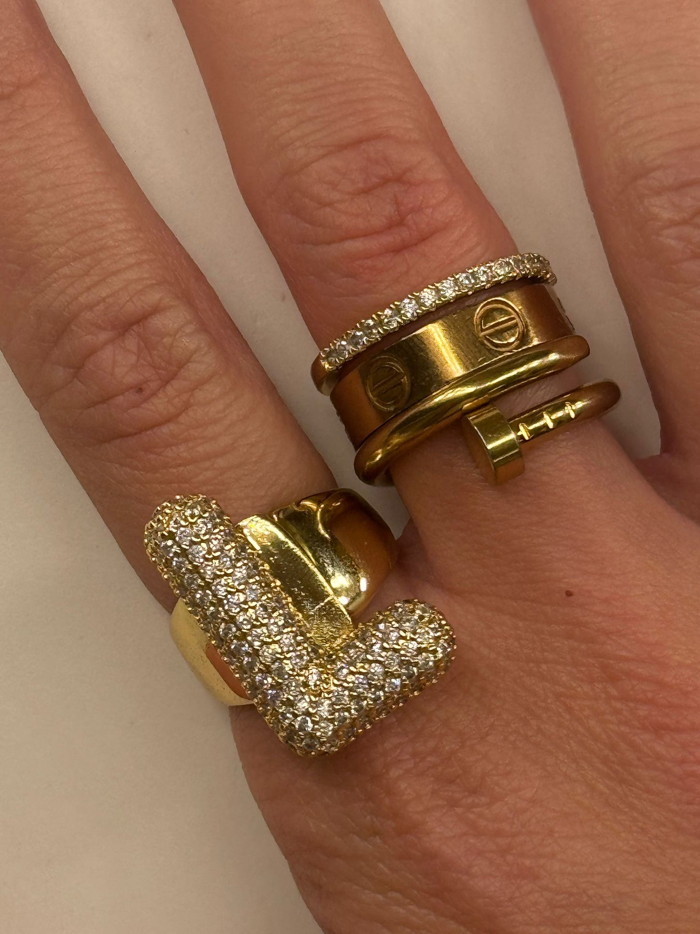 Anello lettera bubble