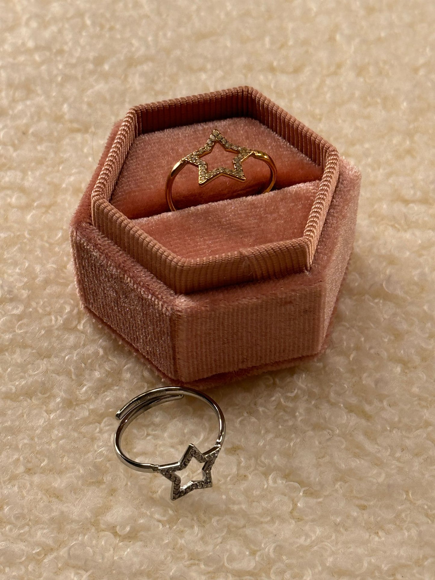 Anello stella forata