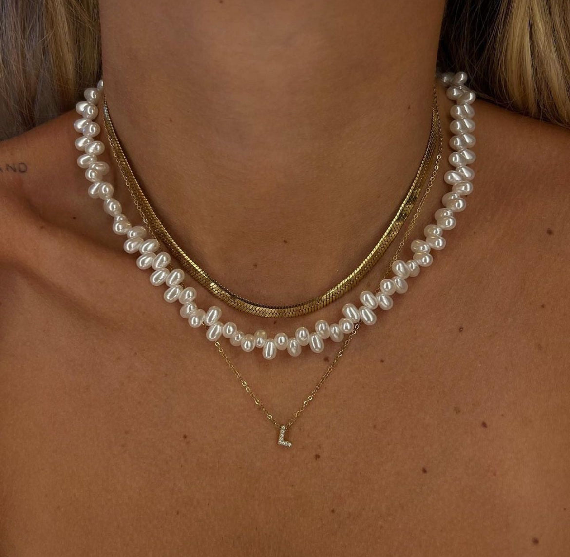 Collana micro lettera brillantinata