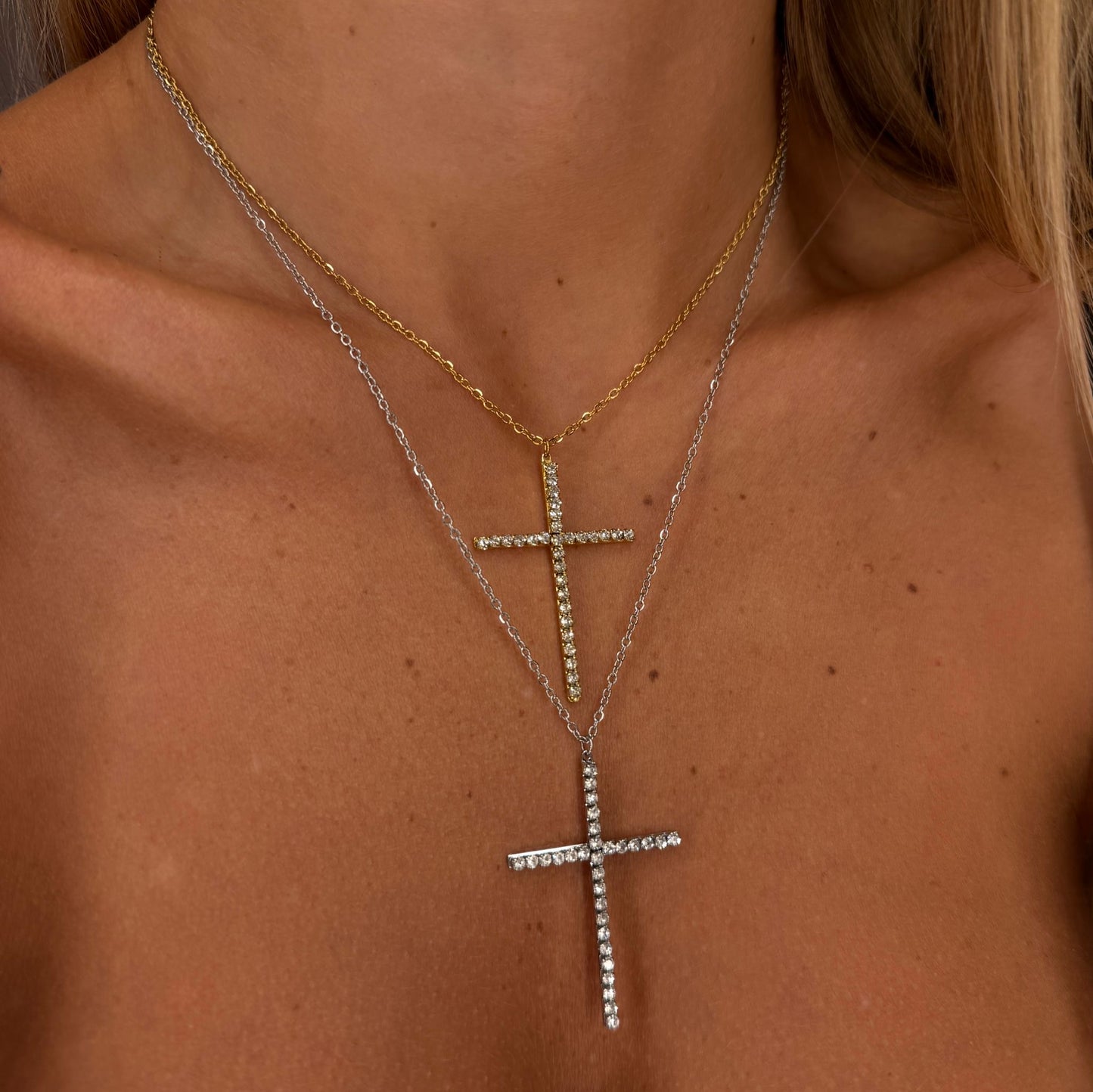 Collana croce grande sottile