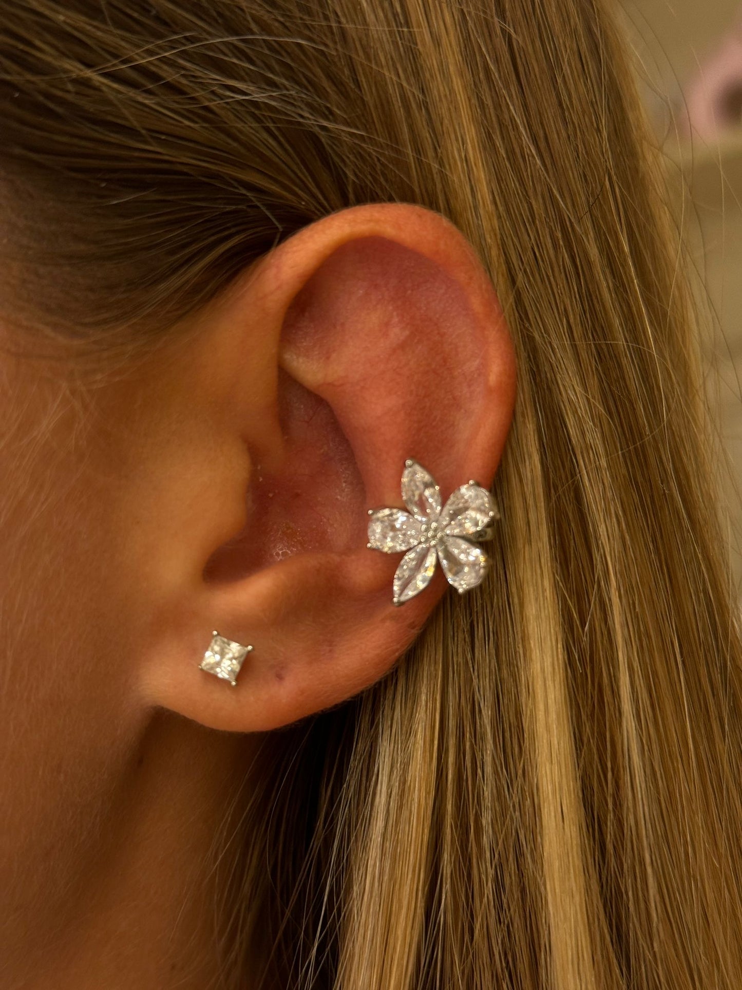 Earcuff fiore brillantini a goccia