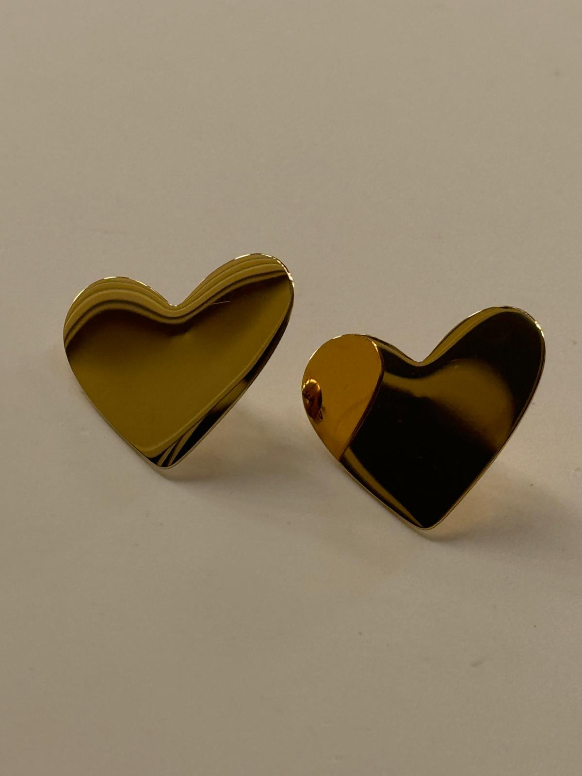 Orecchini piatti cuore