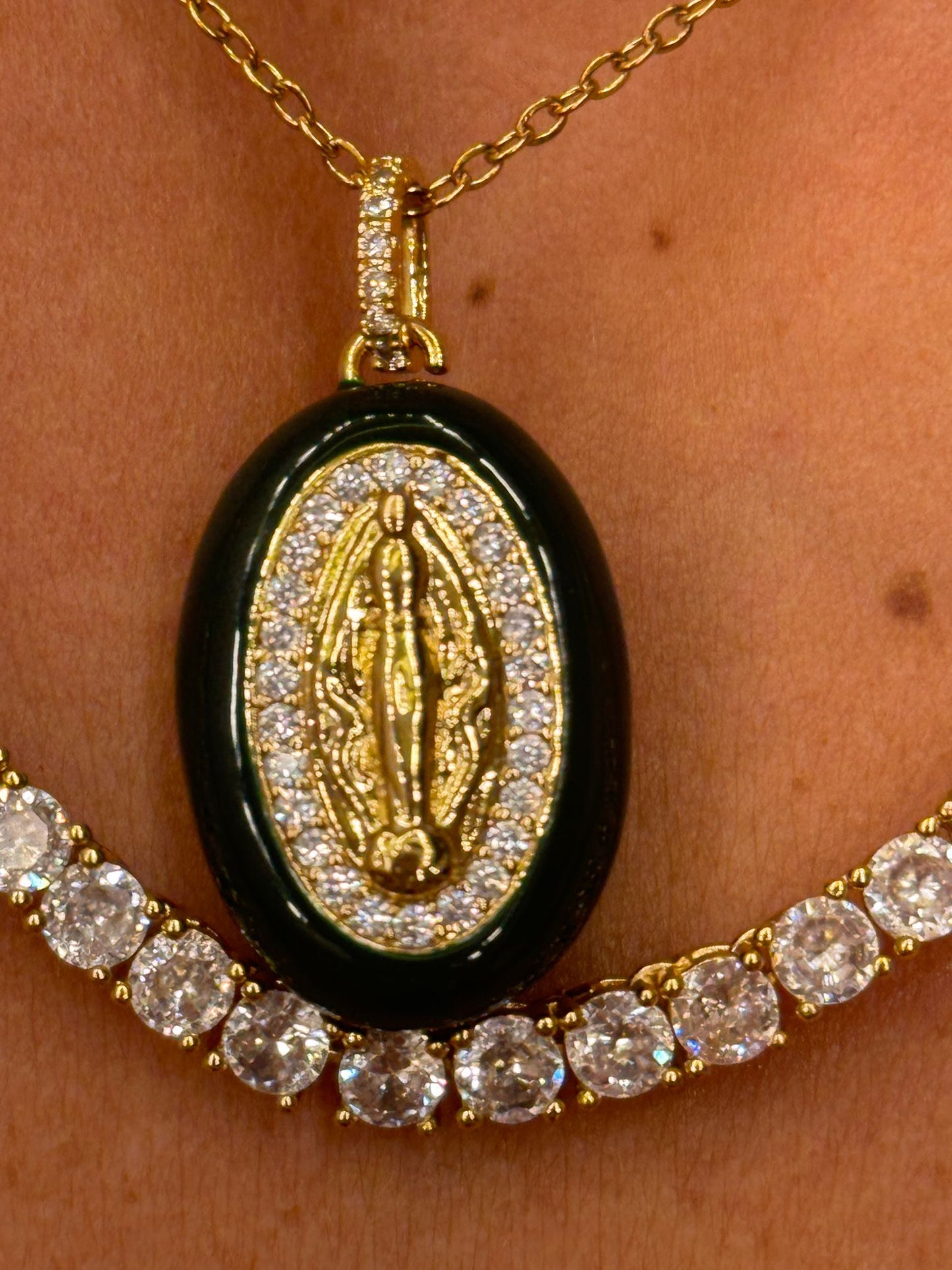 Collana madonnina color autunno/inverno