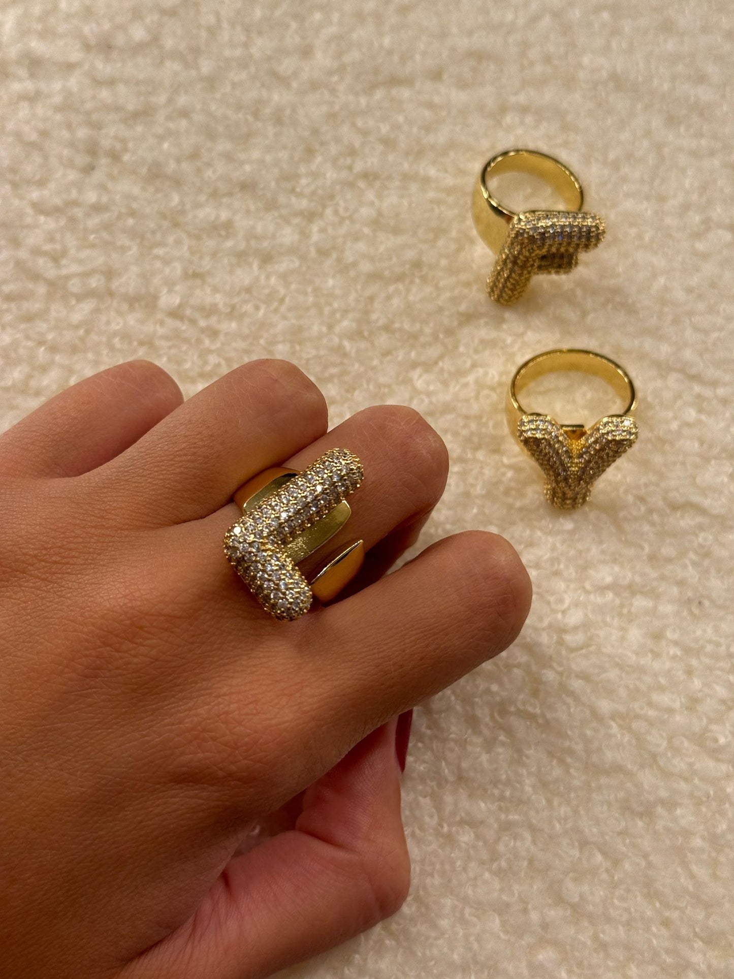 Anello lettera bubble