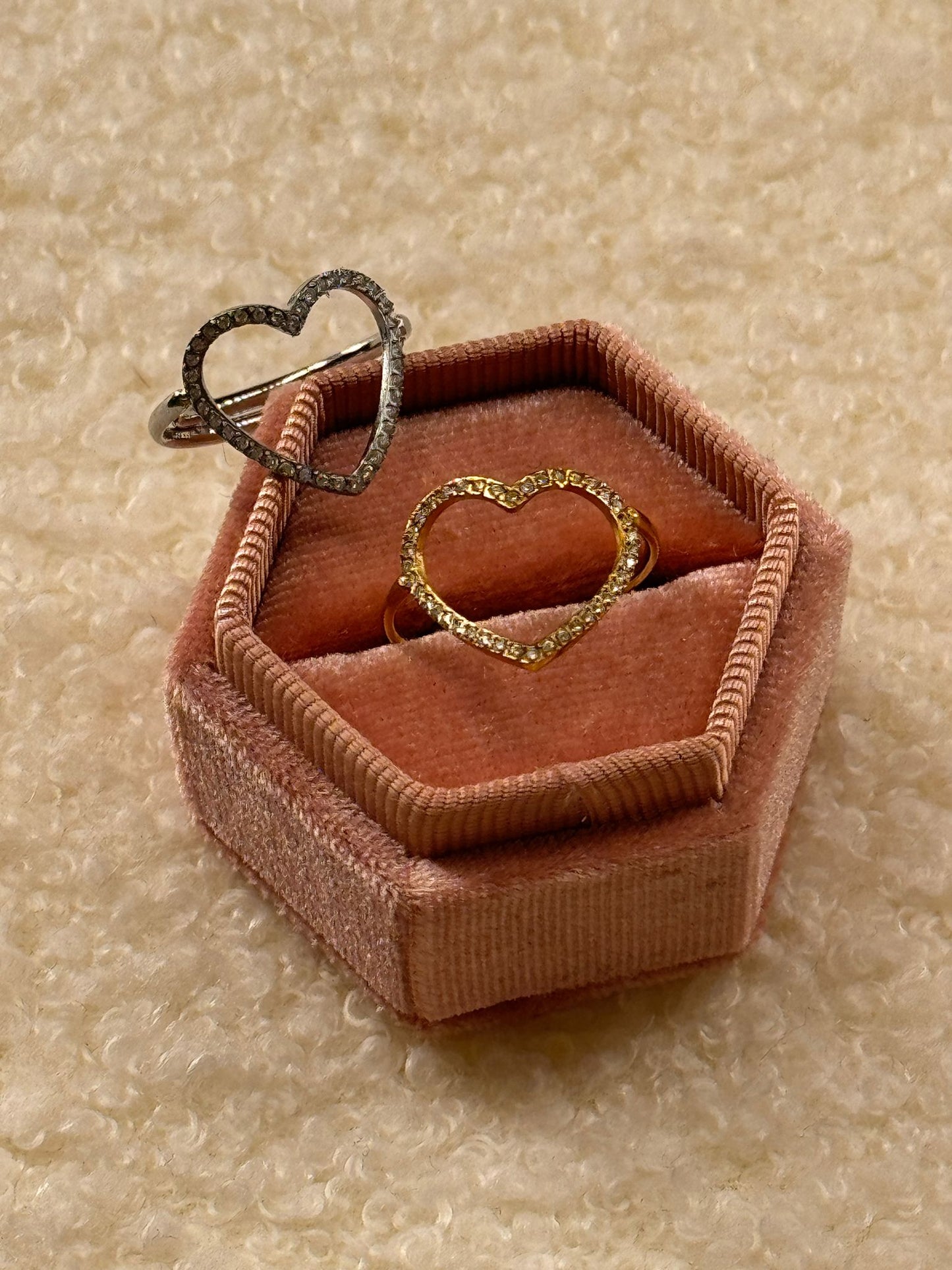 Anello cuore piccolo forato brillantini