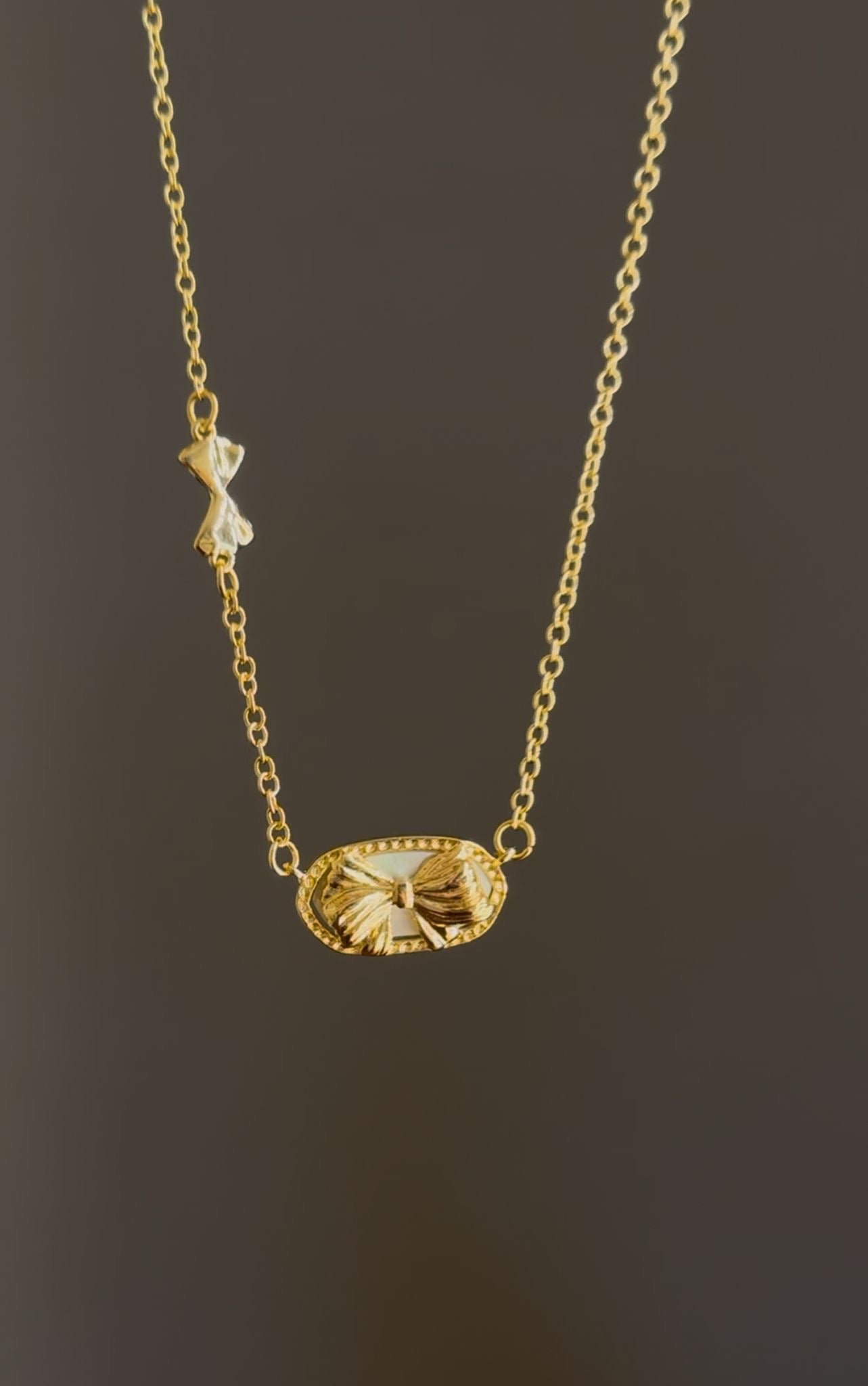 Collana targhetta Coquette