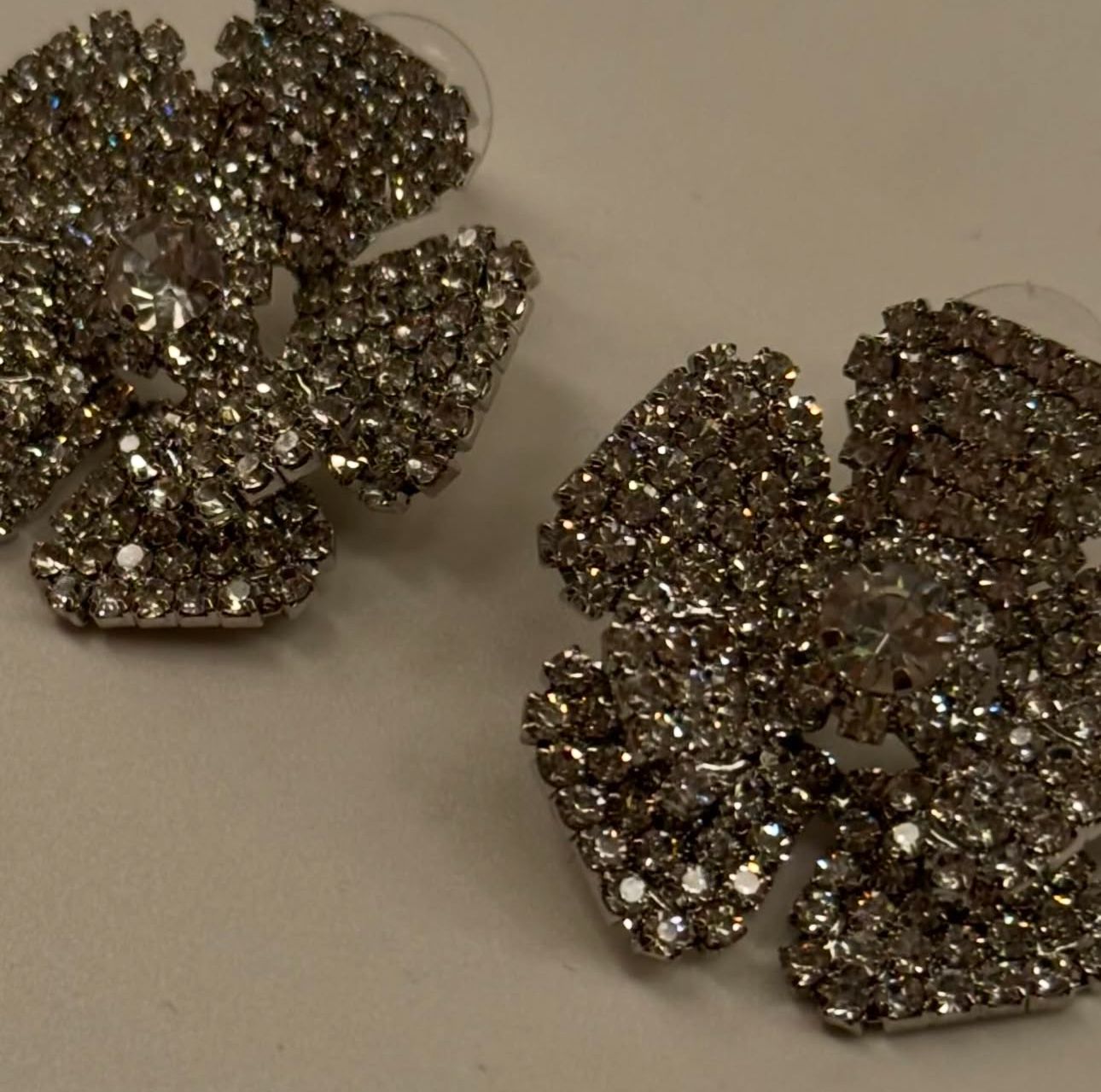 Orecchini fiore strass