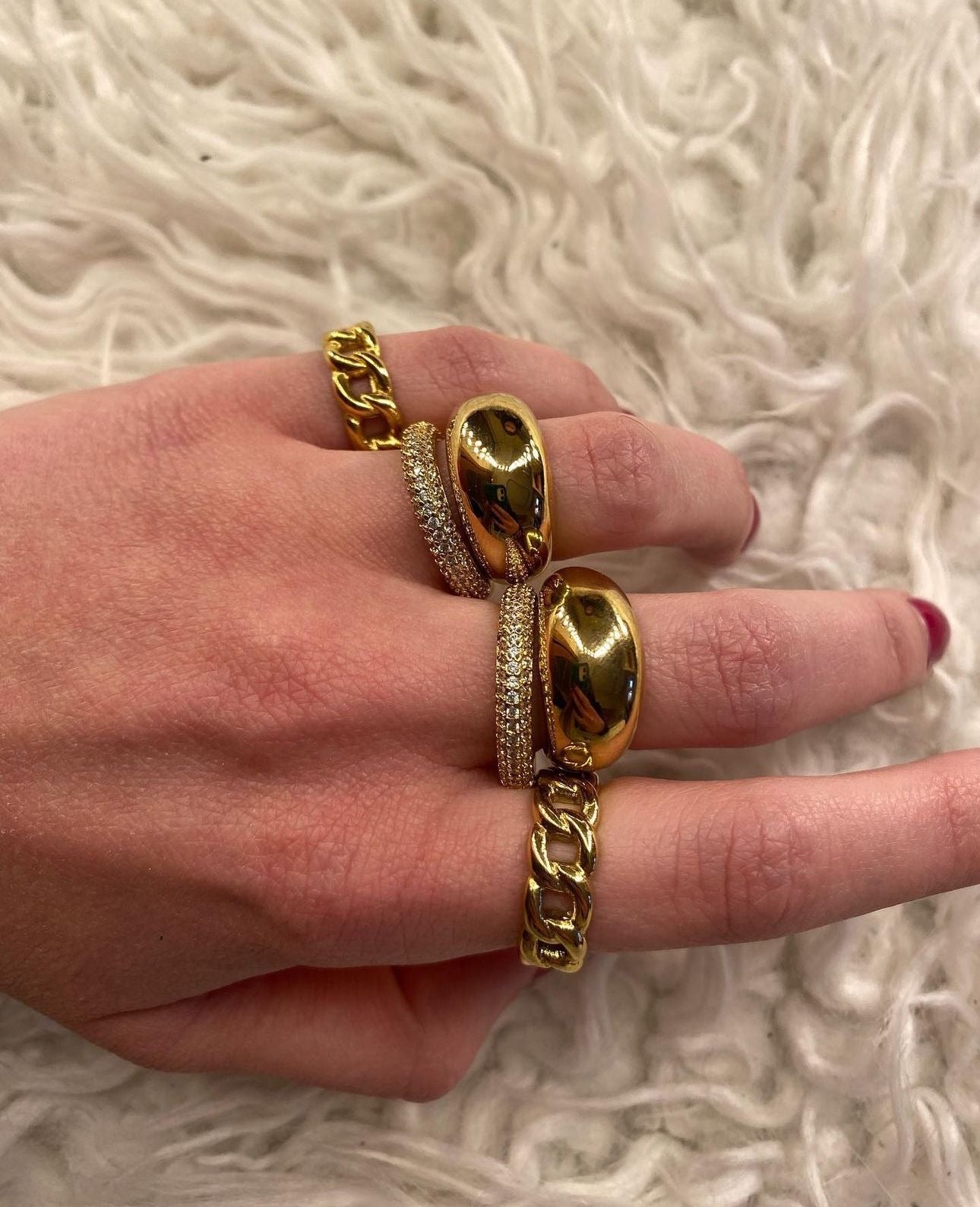Anello mezza veretta bombata brillantini sottile