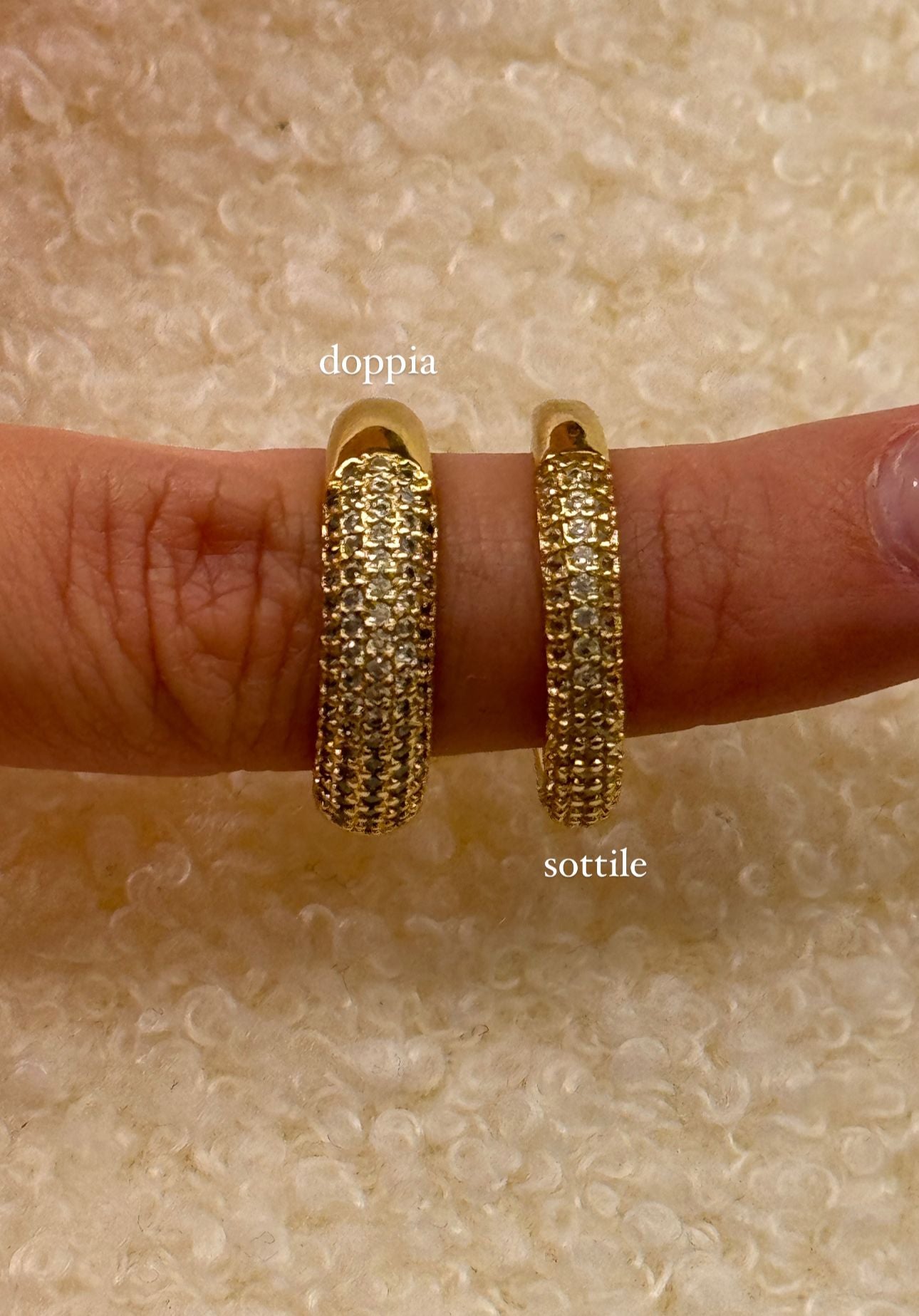 Anello mezza veretta bombata brillantini doppia