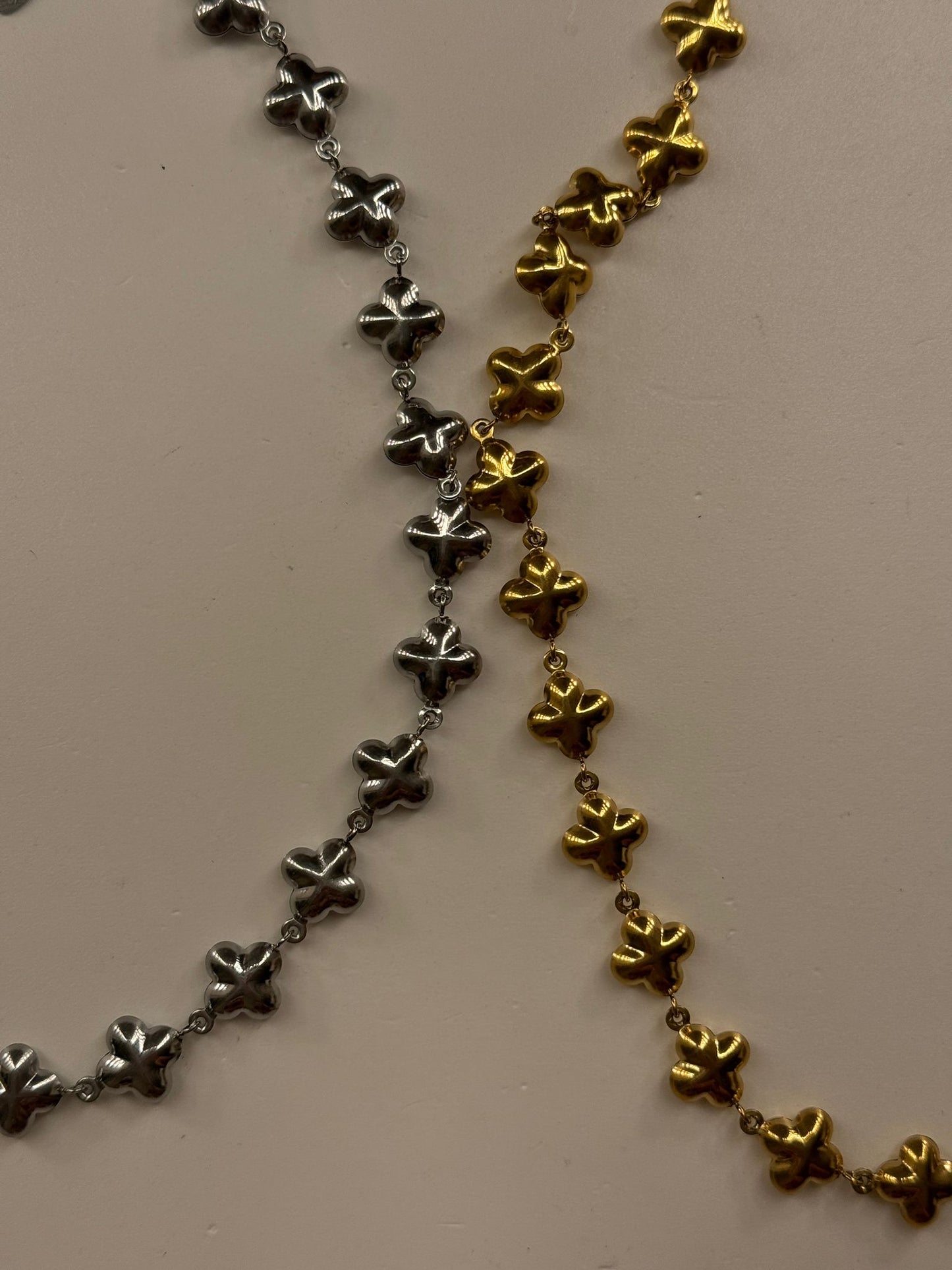 Collana simil Van Cl**f multi sonagli