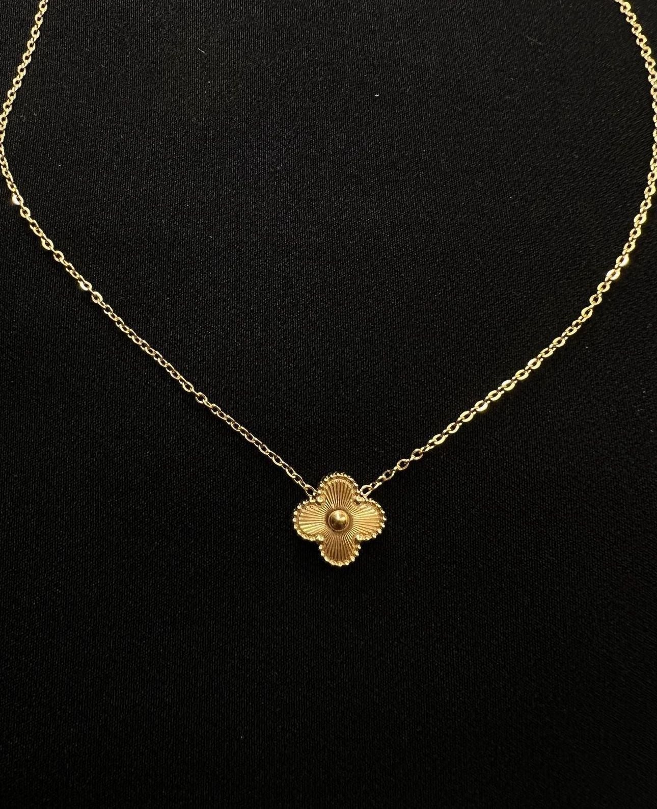 Collana simil Van Cl**f