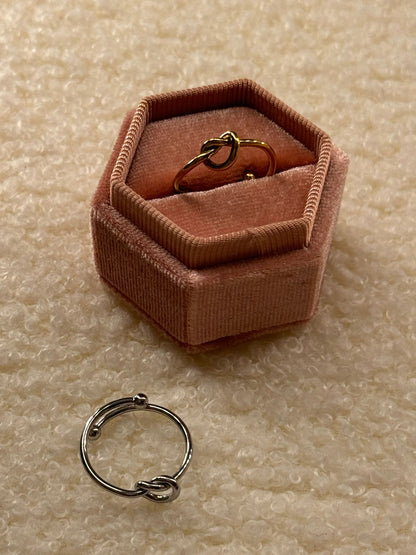 Anello nodo sottile
