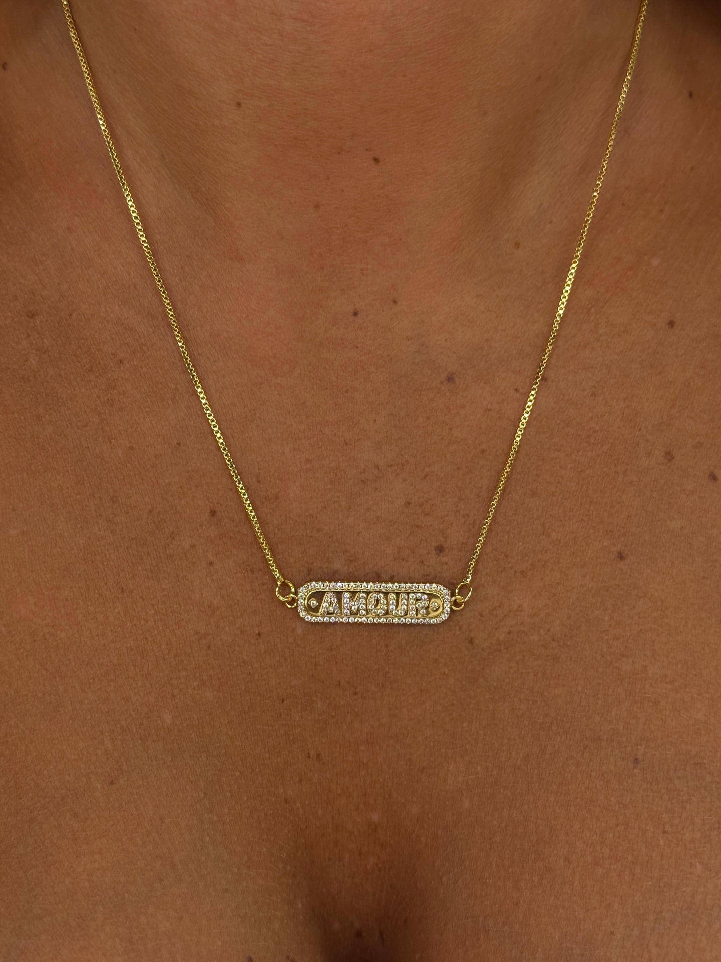 Collana targhetta “AMOUR”
