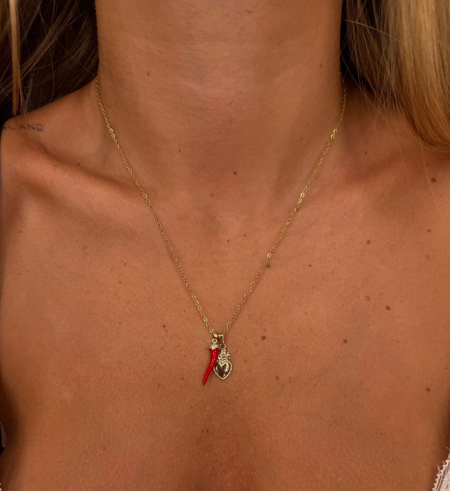 Collana peperoncino e cuore sacro