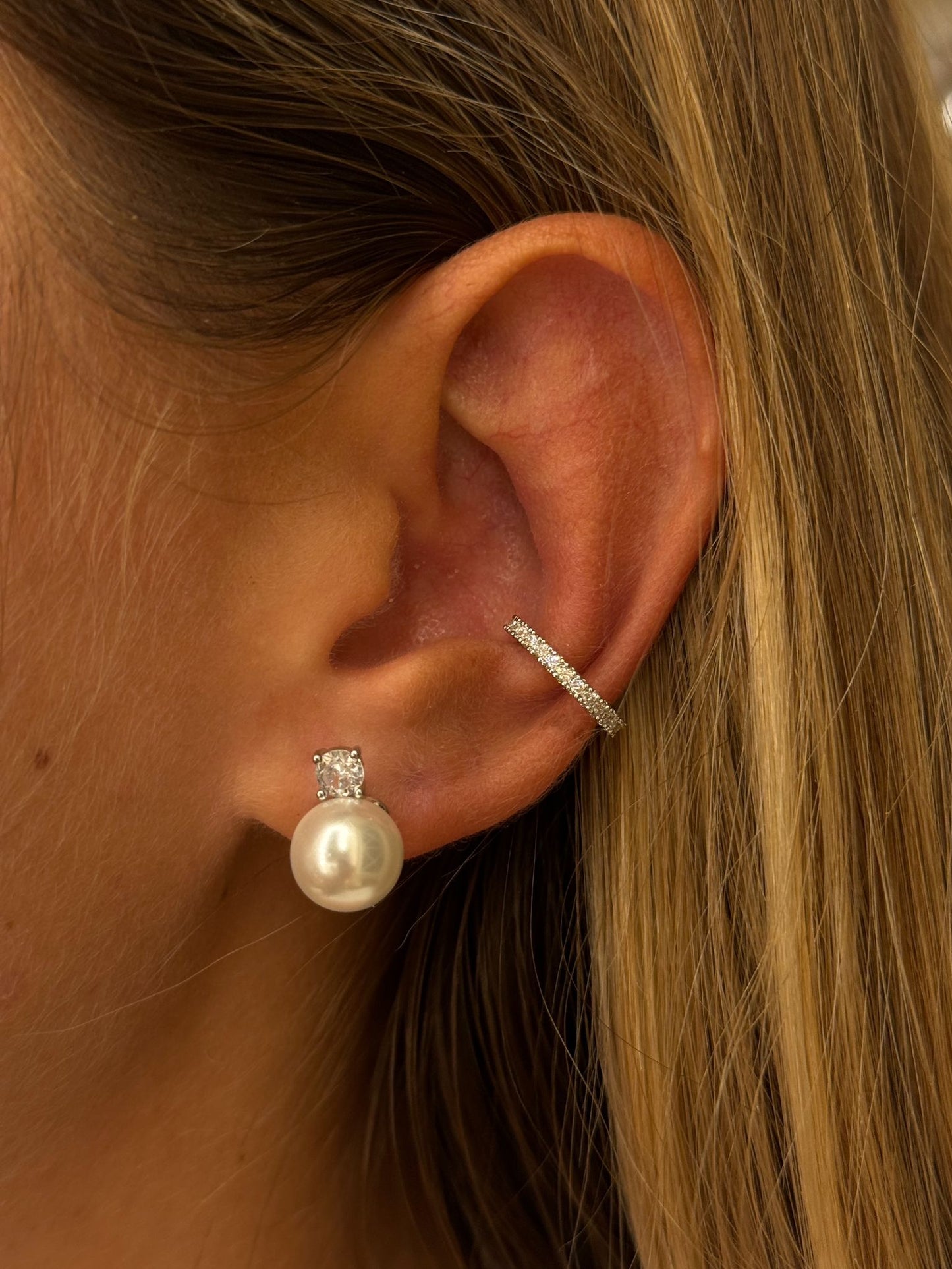 Orecchini punto luce pearly