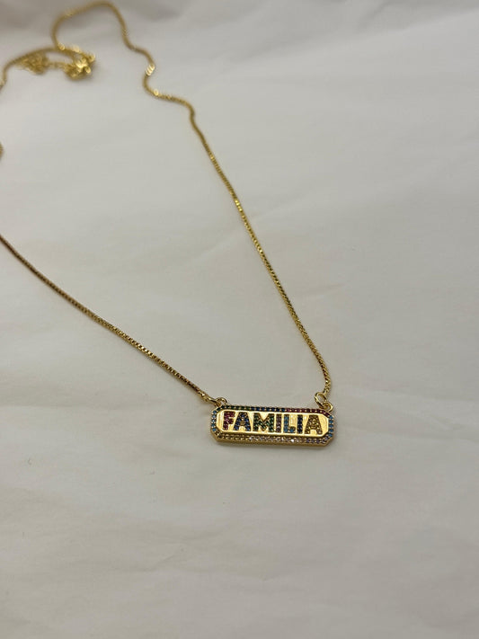 Collana targhetta “FAMILIA”