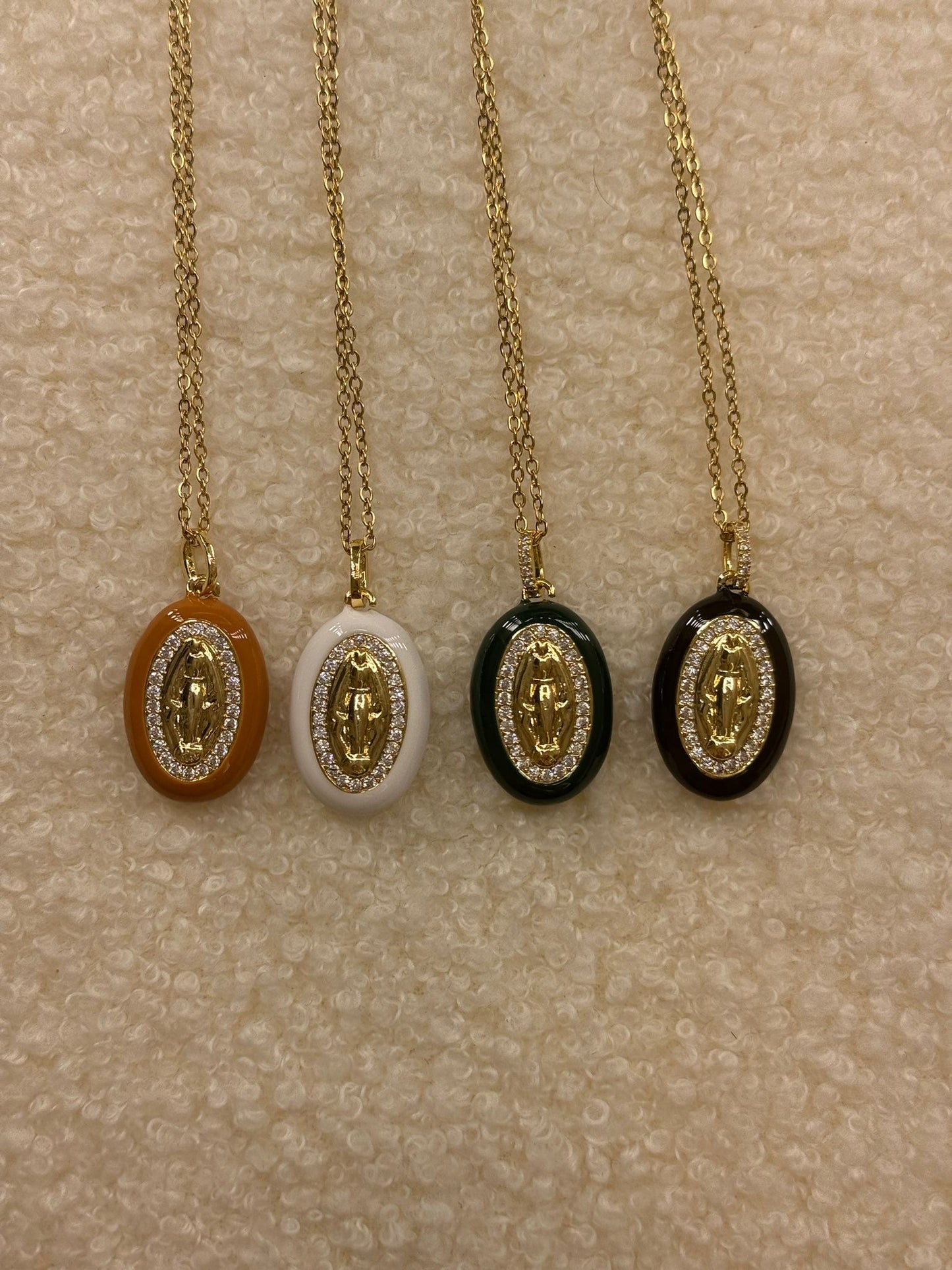 Collana madonnina color autunno/inverno