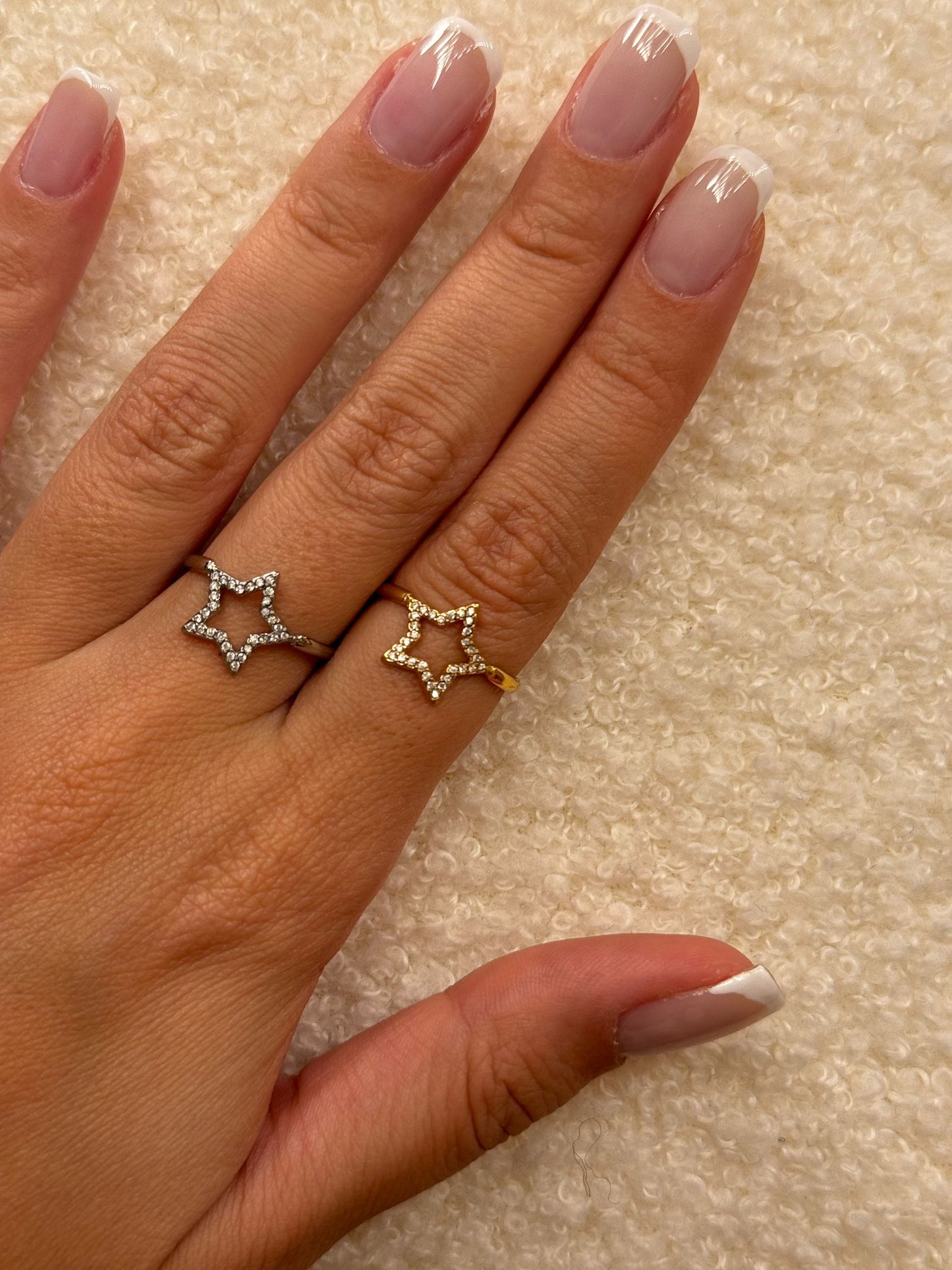 Anello stella forata