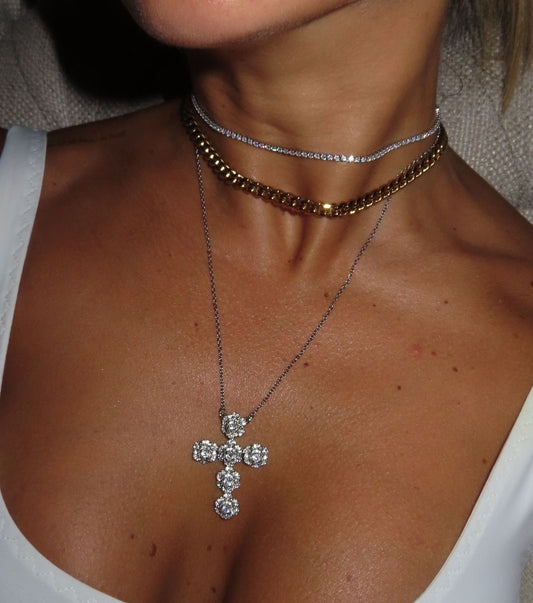 Collana croce camelie