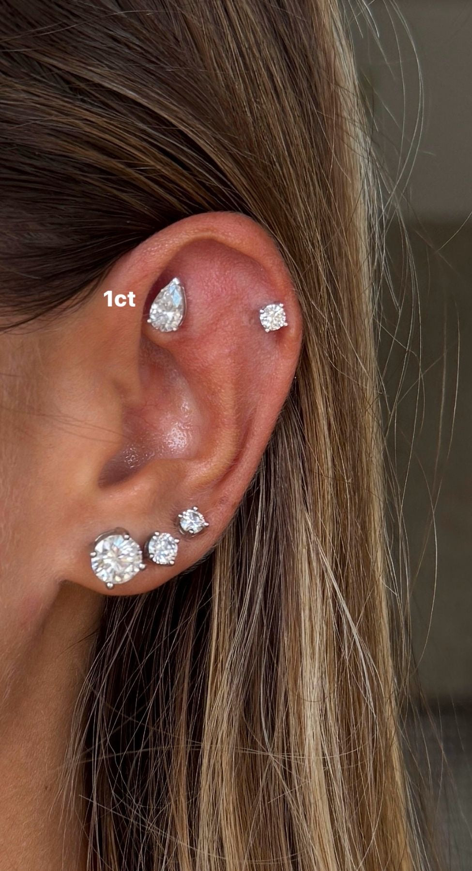 Orecchini punti luce taglio a Goccia in Moissanite