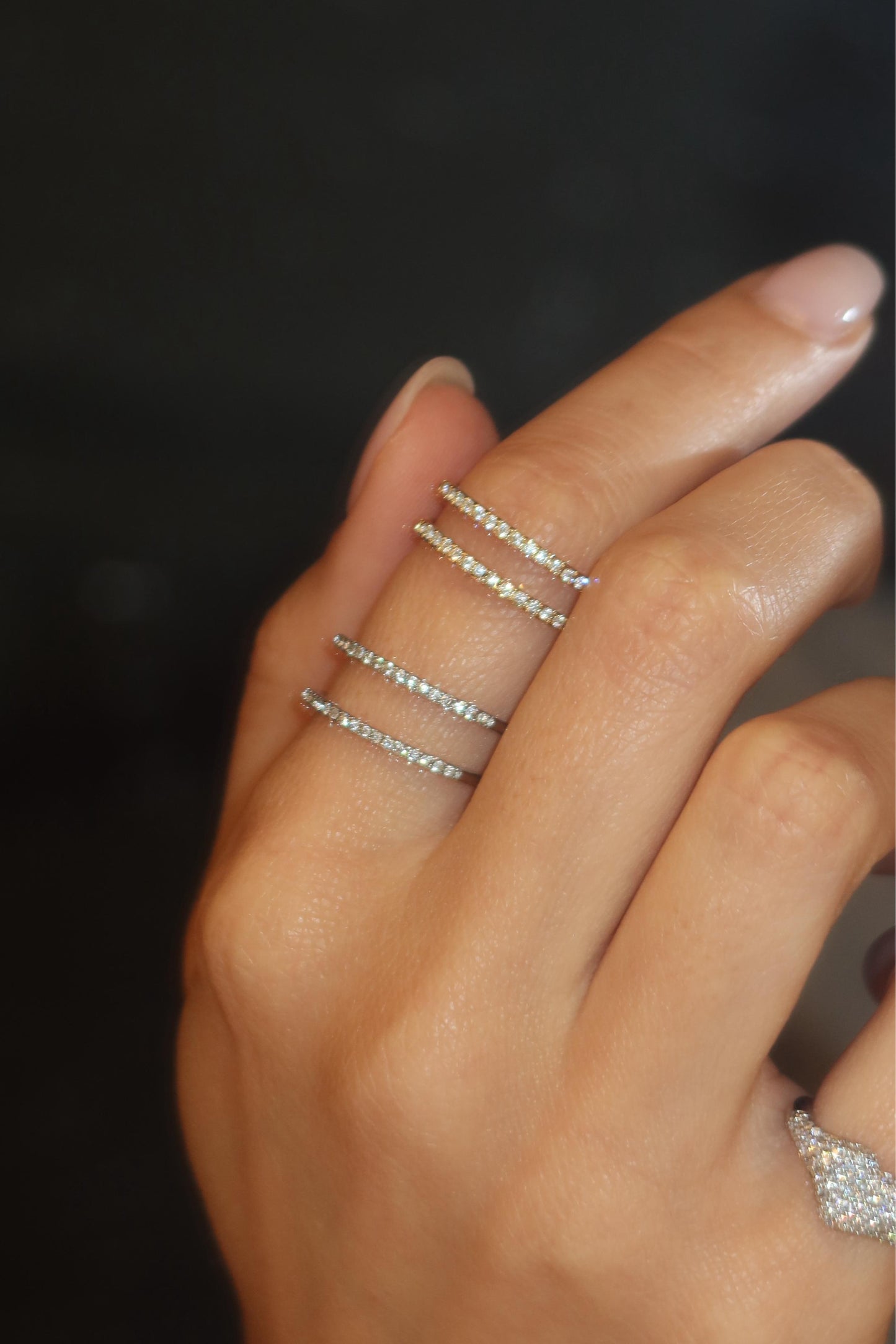 Anello doppia linea brillantini