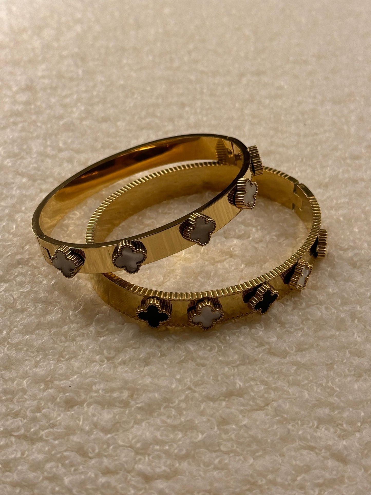 Bracciale rigido simil Van Cl**f