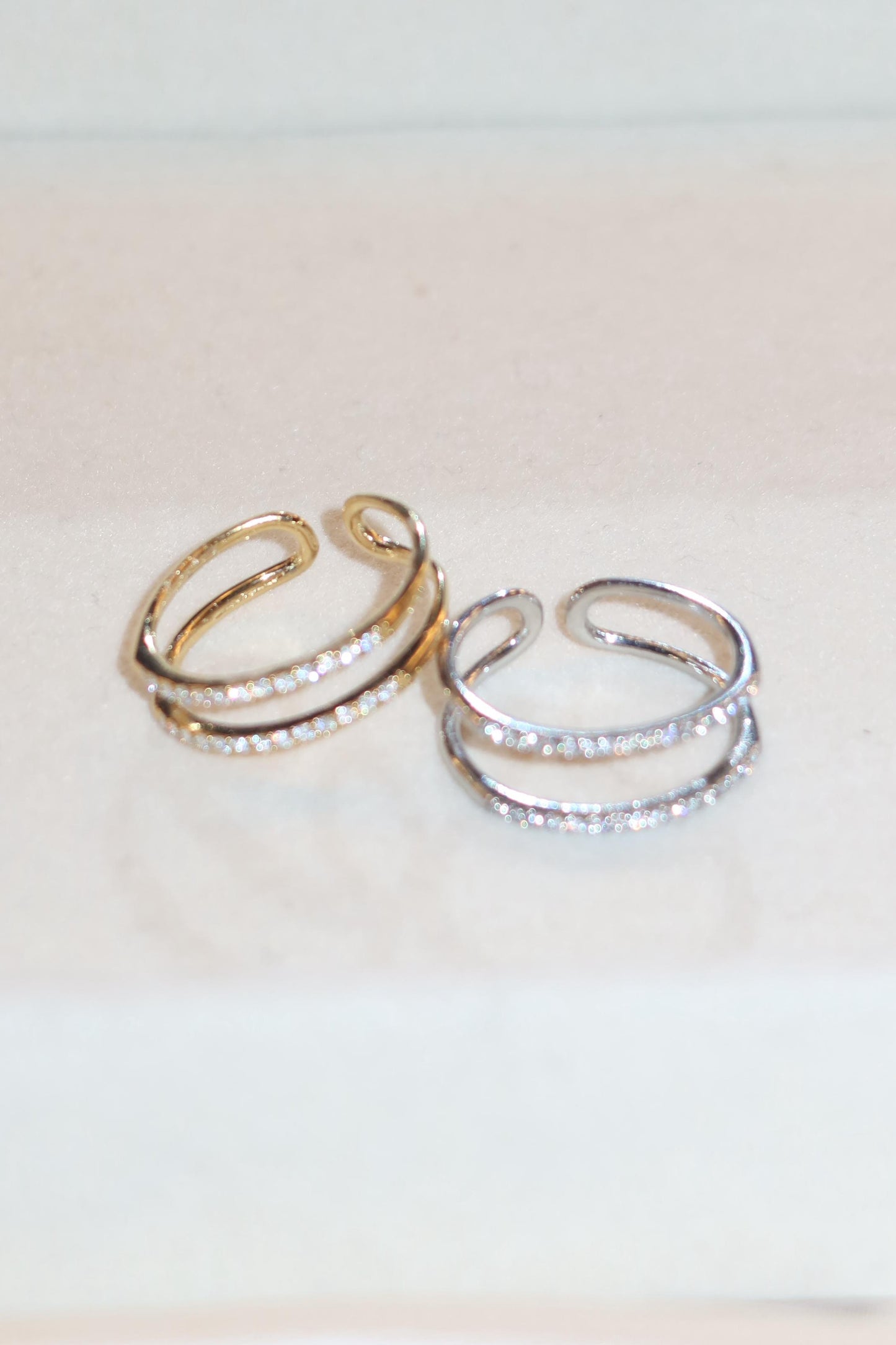 Anello doppia linea brillantini