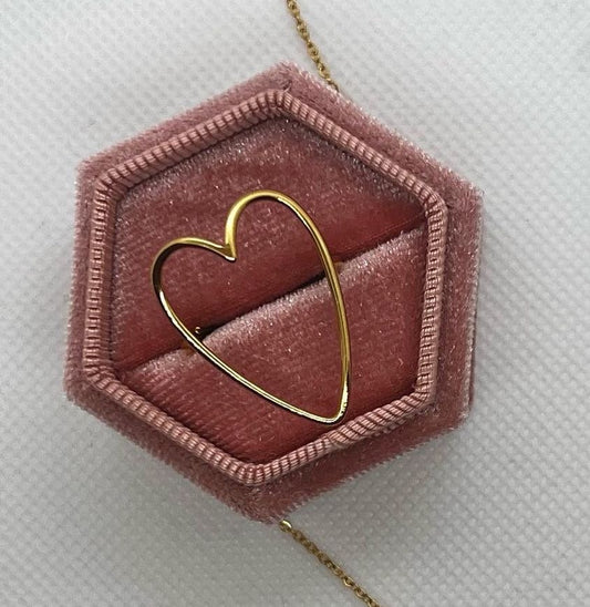 Anello cuore forato