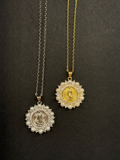 Collana medaglietta madonnina perle