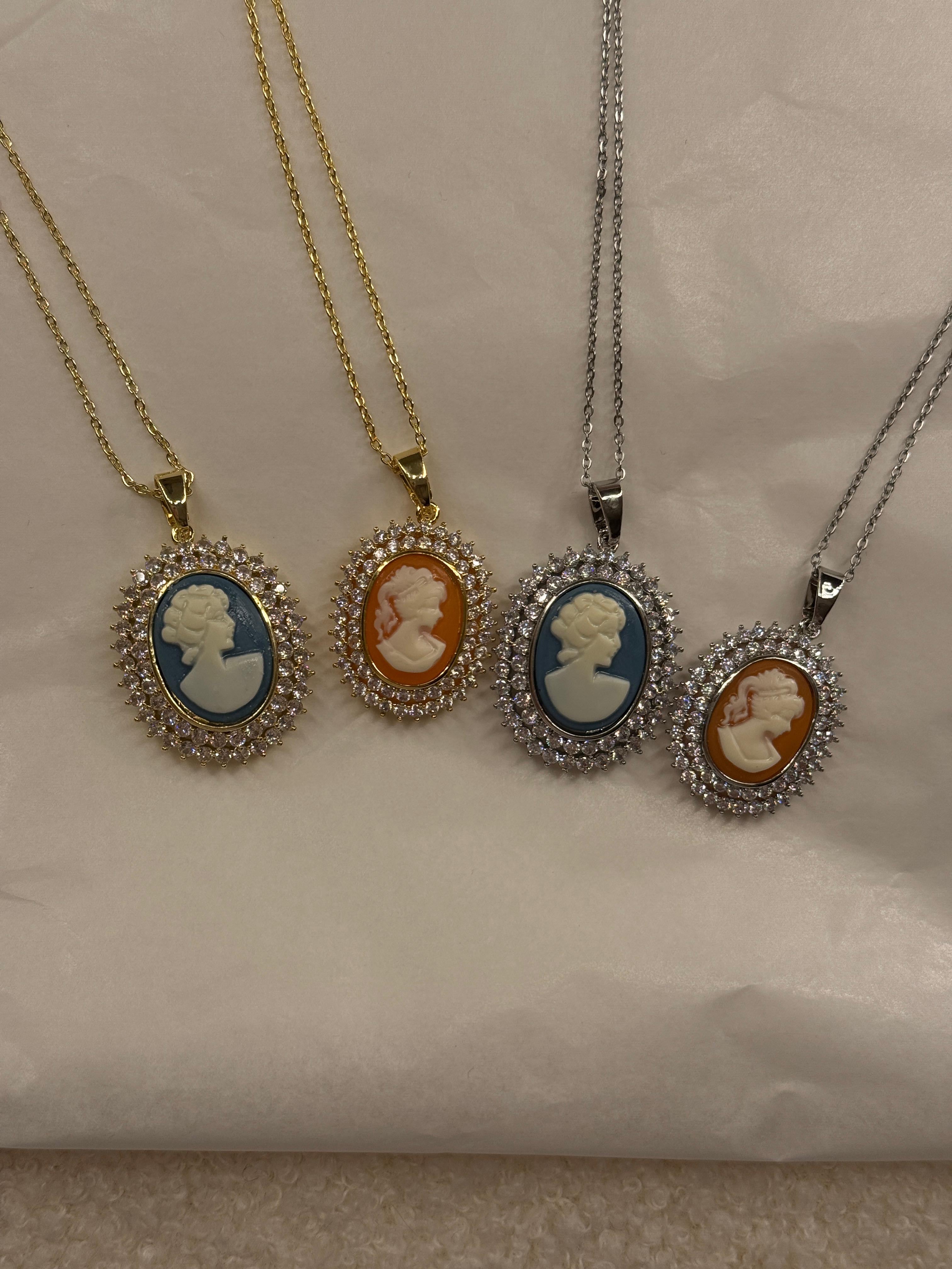 Collana CAMEO
