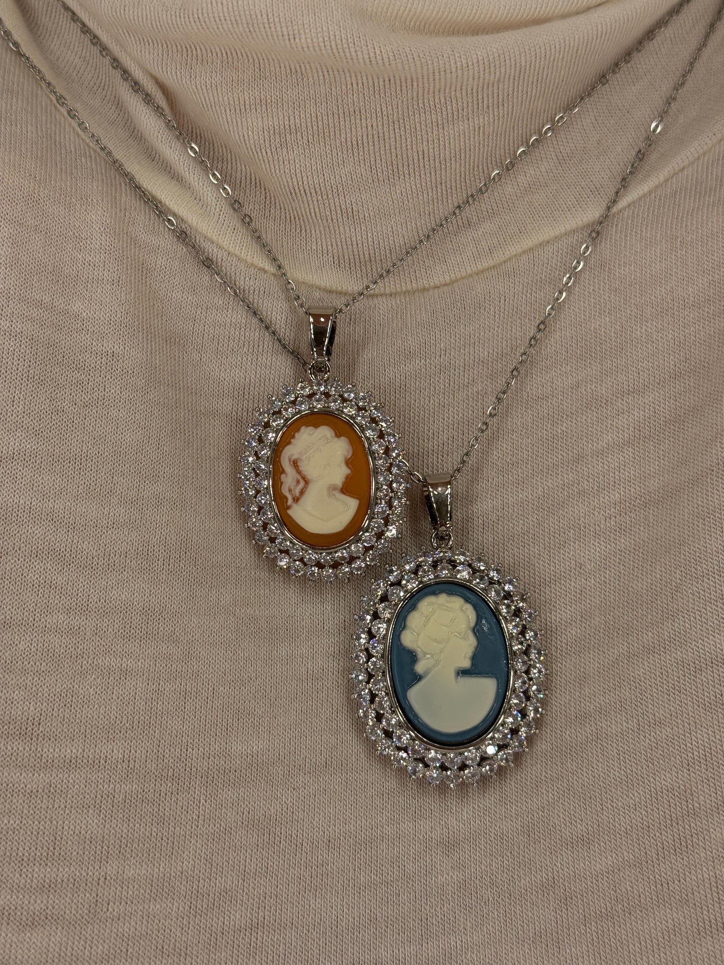 Collana CAMEO