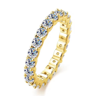 Veretta medium in Moissanite