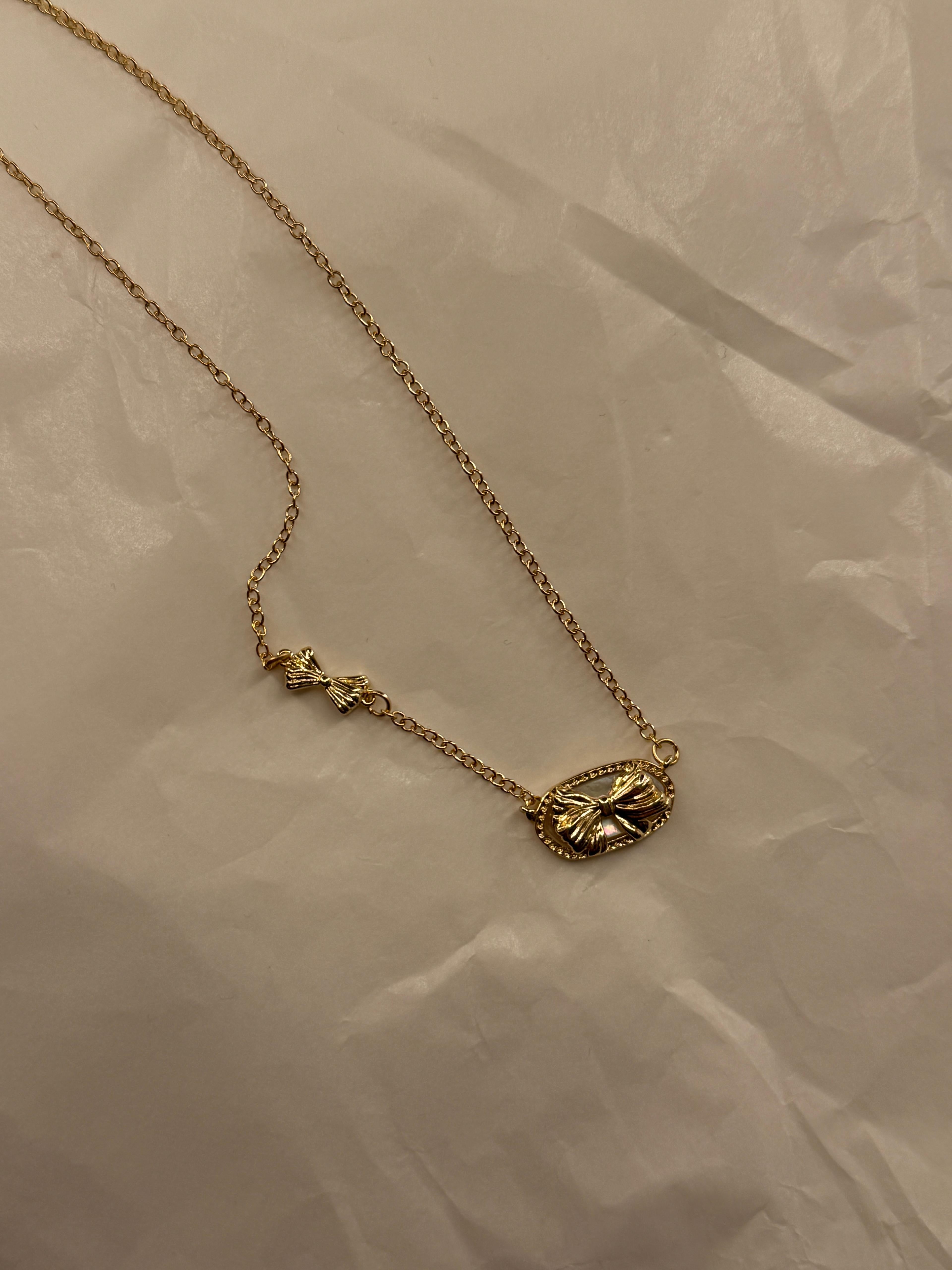 Collana targhetta Coquette