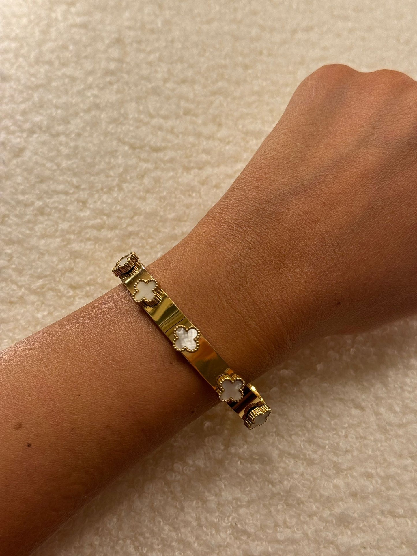 Bracciale rigido simil Van Cl**f