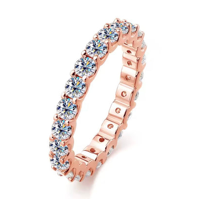 Veretta medium in Moissanite