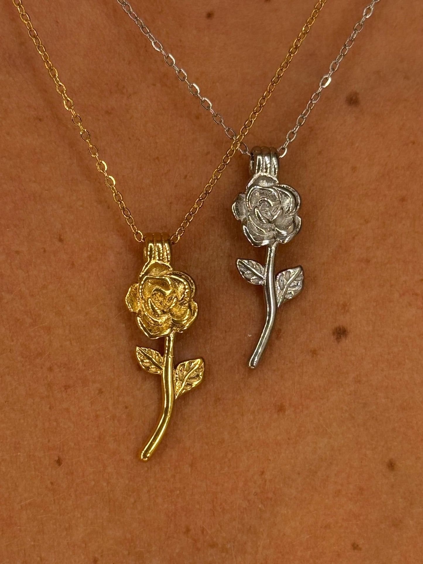 Collana rosa Liberato