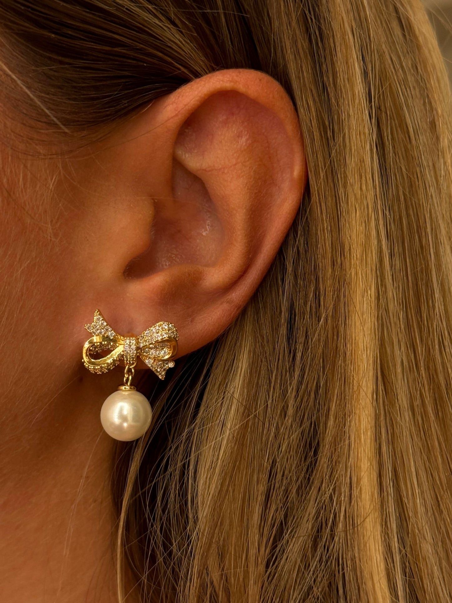 Orecchini radical chic fiocco + perla