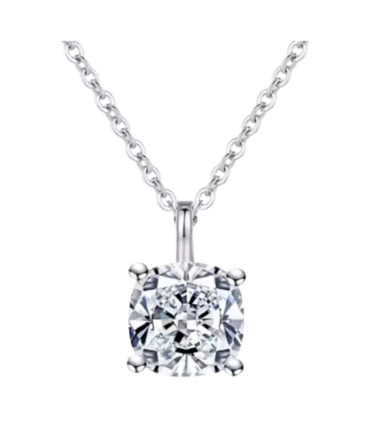 Collana punto luce taglio Cushion in Moissanite