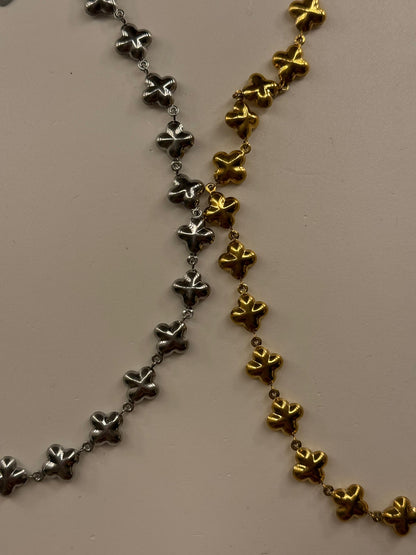 Collana simil Van Cl**f multi sonagli