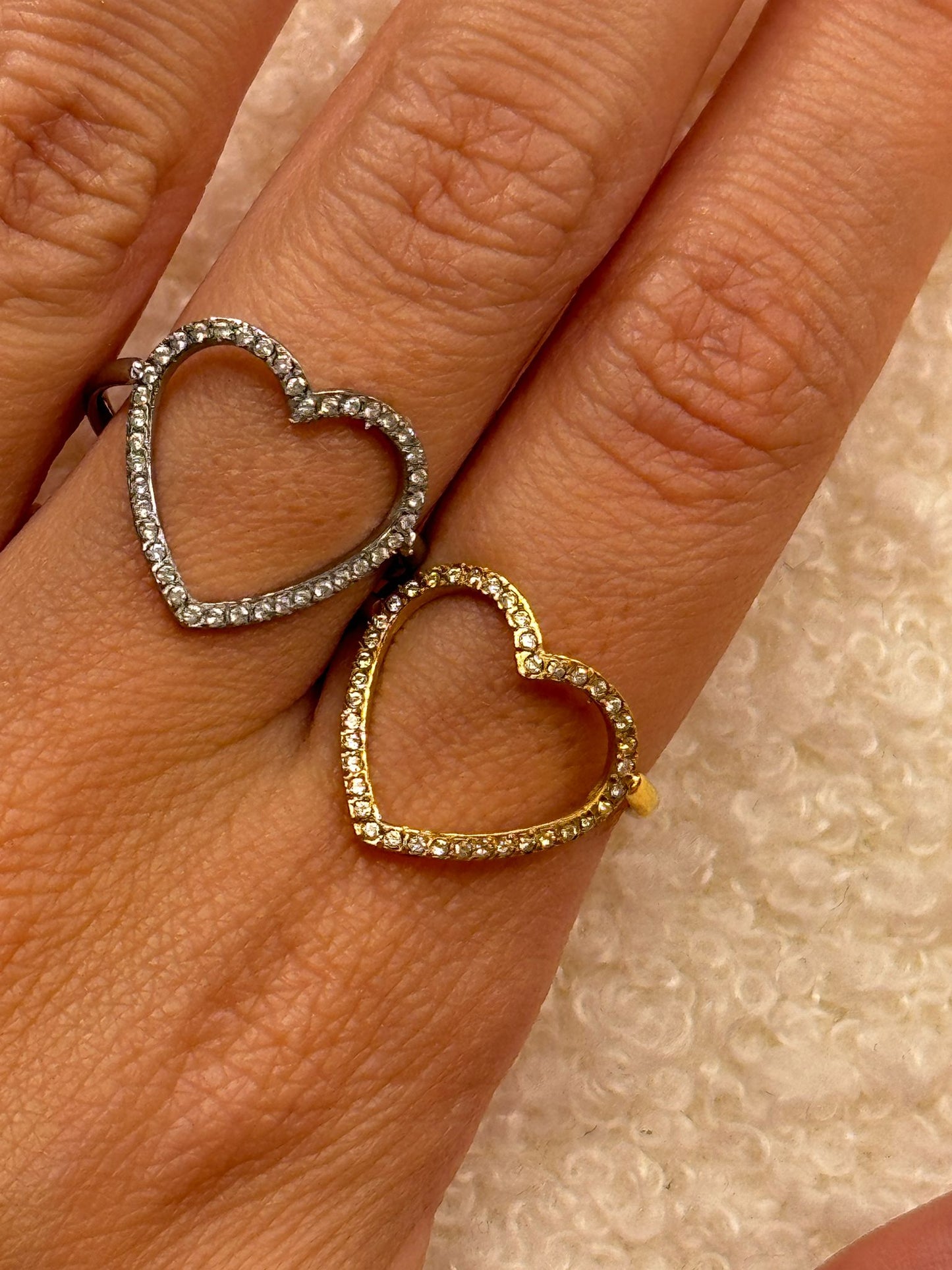 Anello cuore piccolo forato brillantini