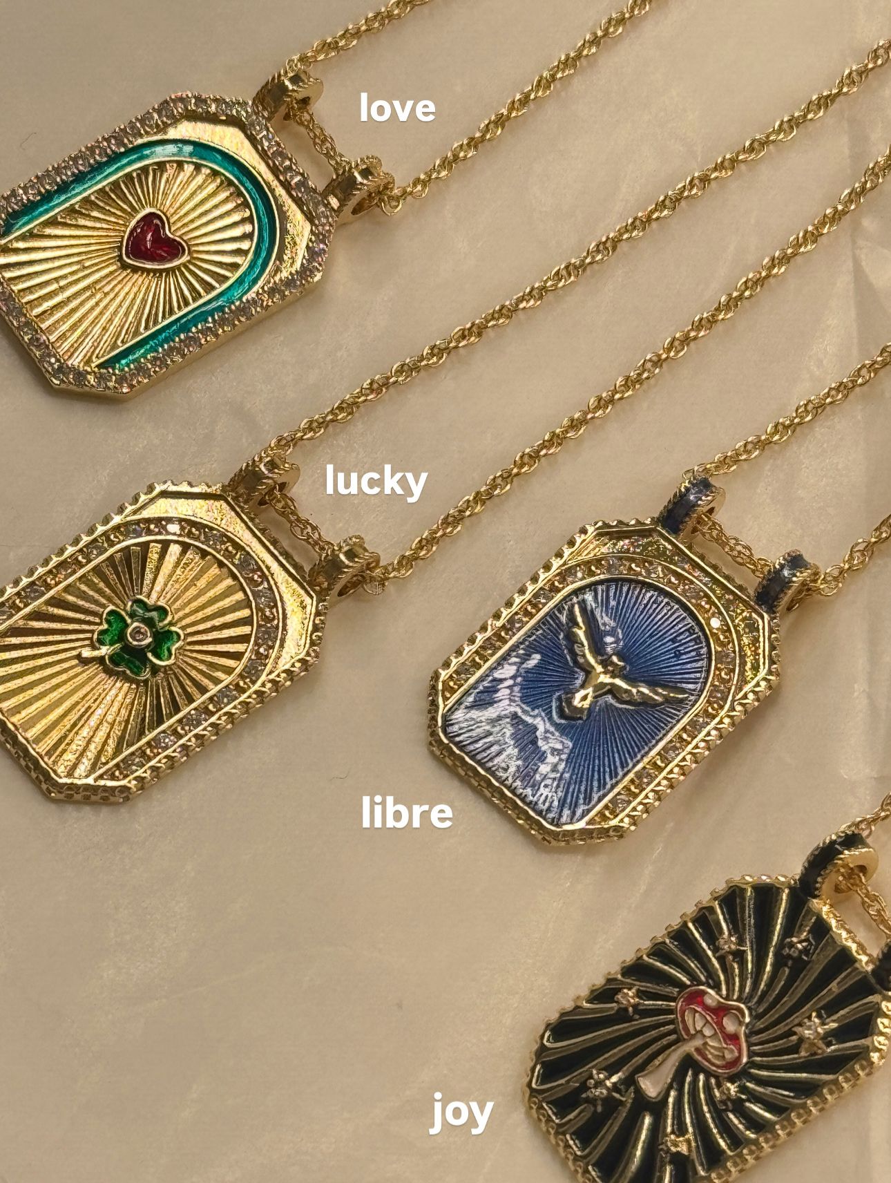 Collana Targhetta love/lucky/libre/joy