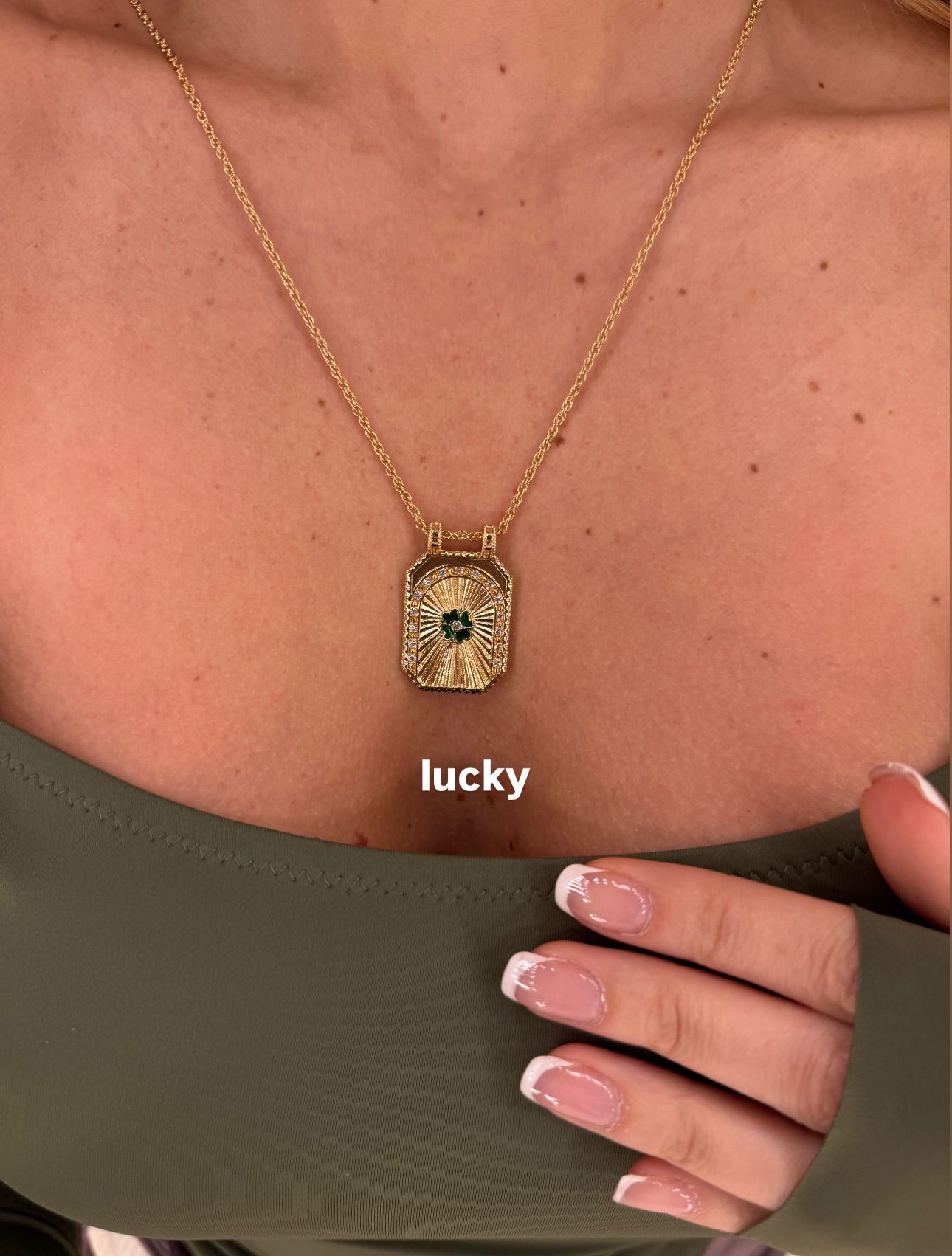 Collana Targhetta love/lucky/libre/joy
